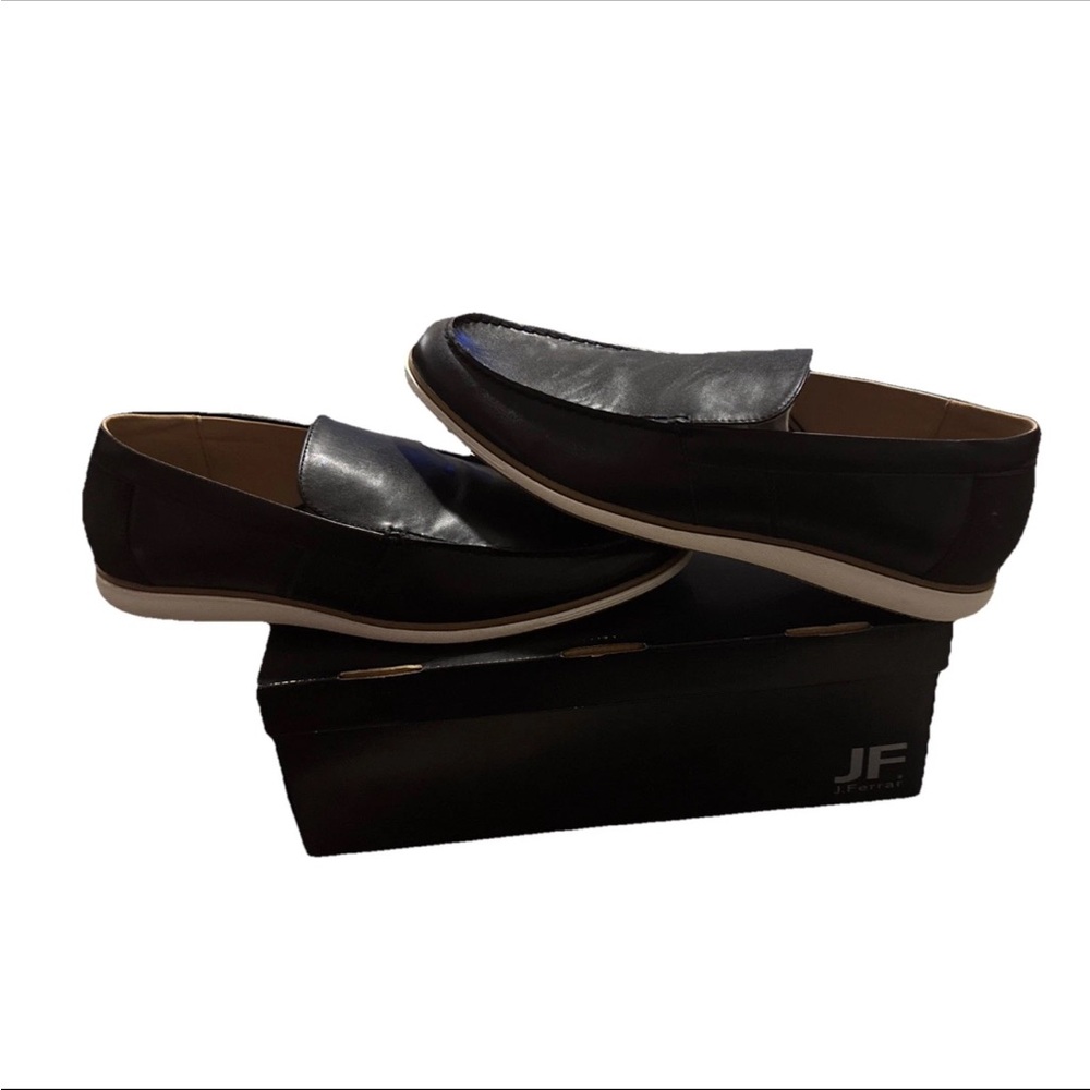 JF J.Ferrar Black and Tan Men's Slip-On Loafers
